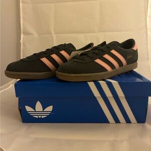 Adidas Gazelle Dark Grey Sneakers with Pink Stripes